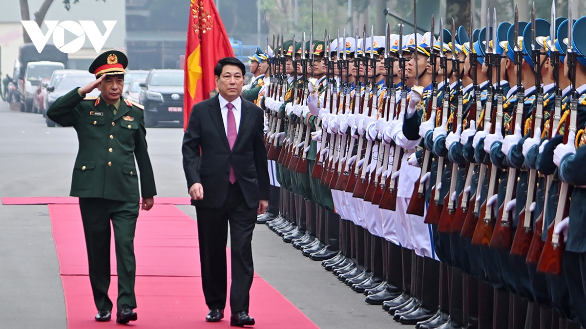 President calls for proactive defence strategy at military conference